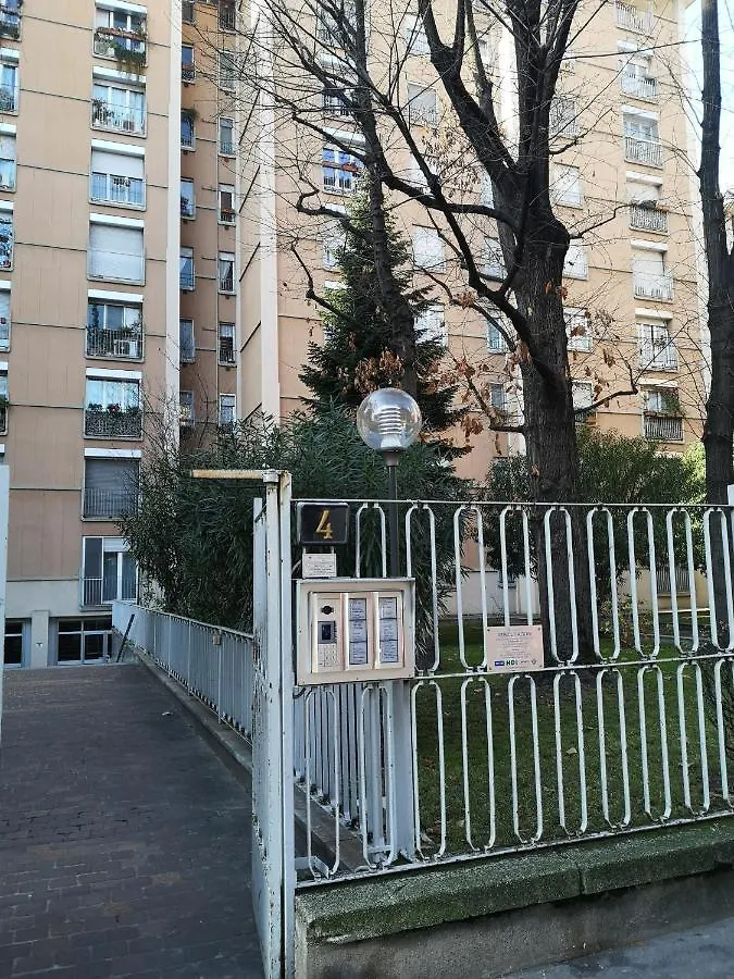 Appartamento Cadolini - Secured Parking! - Duomo In 20 Min - Quiteness And Garden Milan 0*,