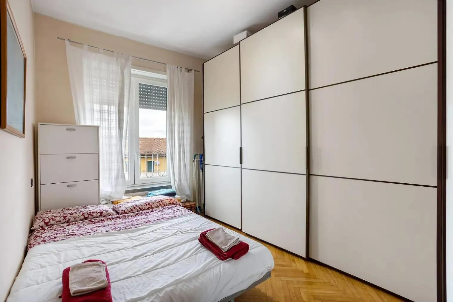 Appartamento Cadolini - Secured Parking! - Duomo In 20 Min - Quiteness And Garden Milan Apartment
