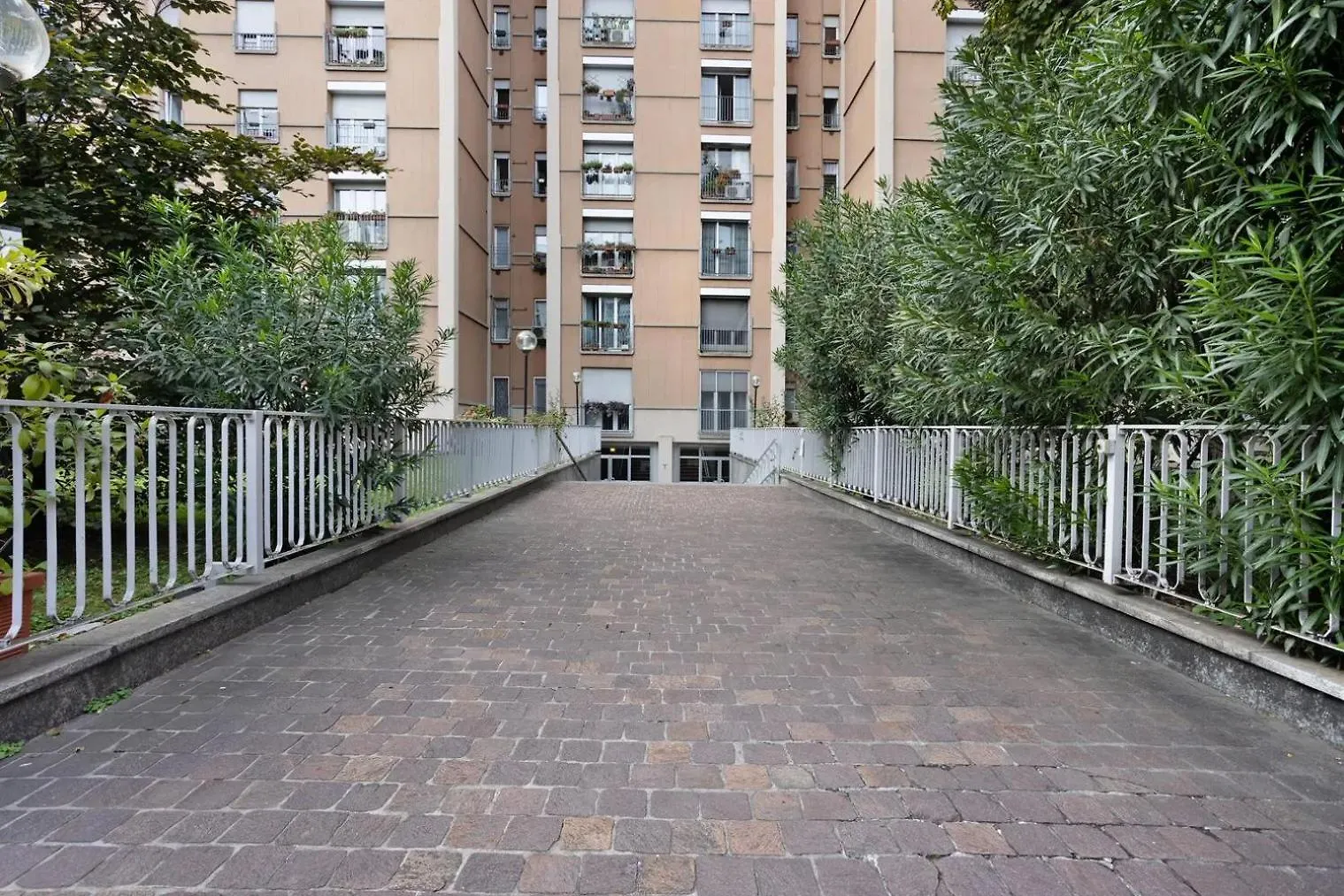 Appartamento Cadolini - Duomo In 20 Min - Quiteness And Garden Milán Apartamento
